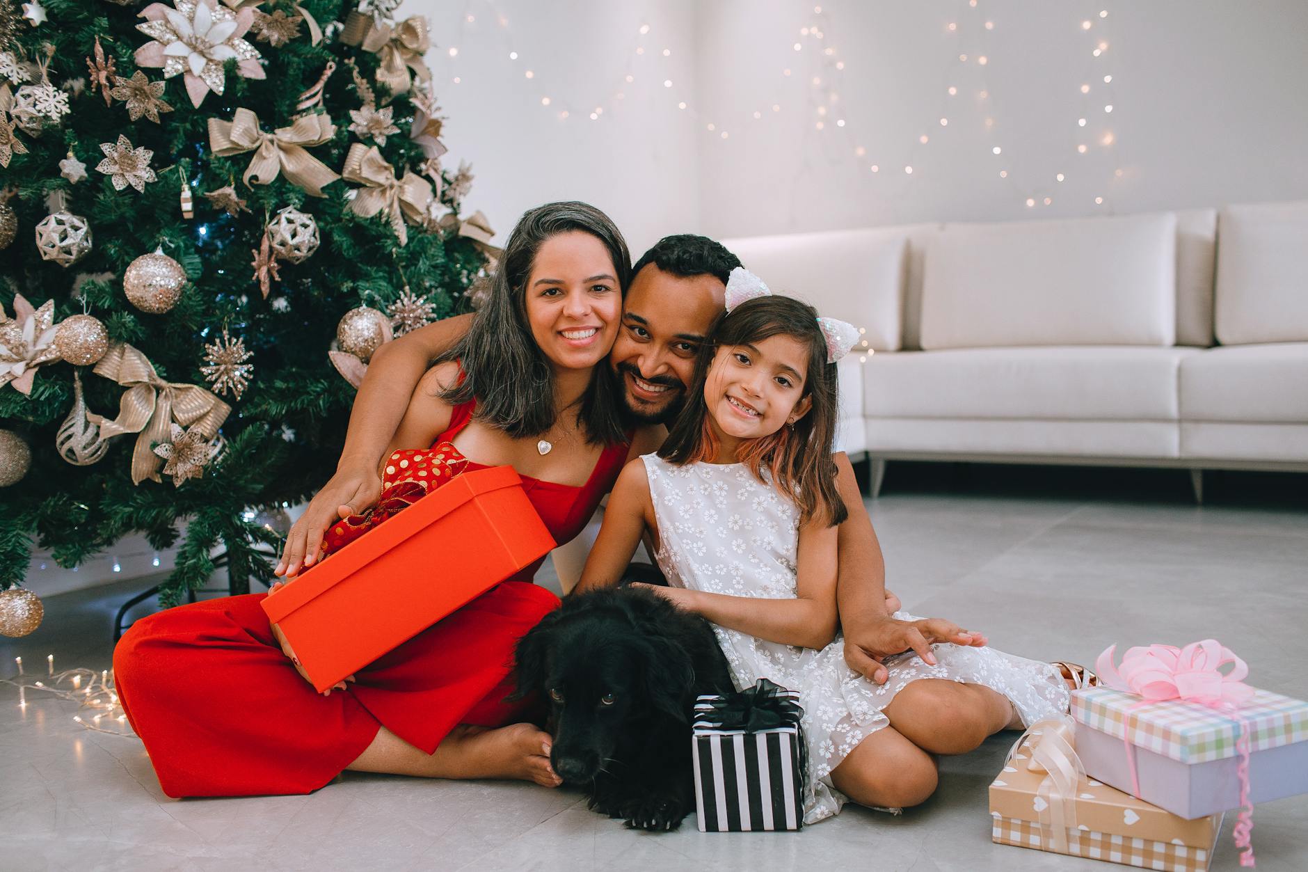 Best Holiday Photo Scavenger Hunt Challenge For Kids And Dogs